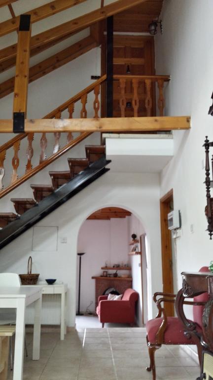 Villa In Moniatis الغرفة الصورة