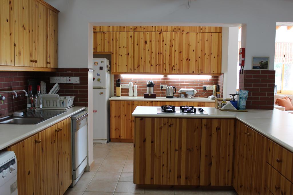 Villa In Moniatis الغرفة الصورة